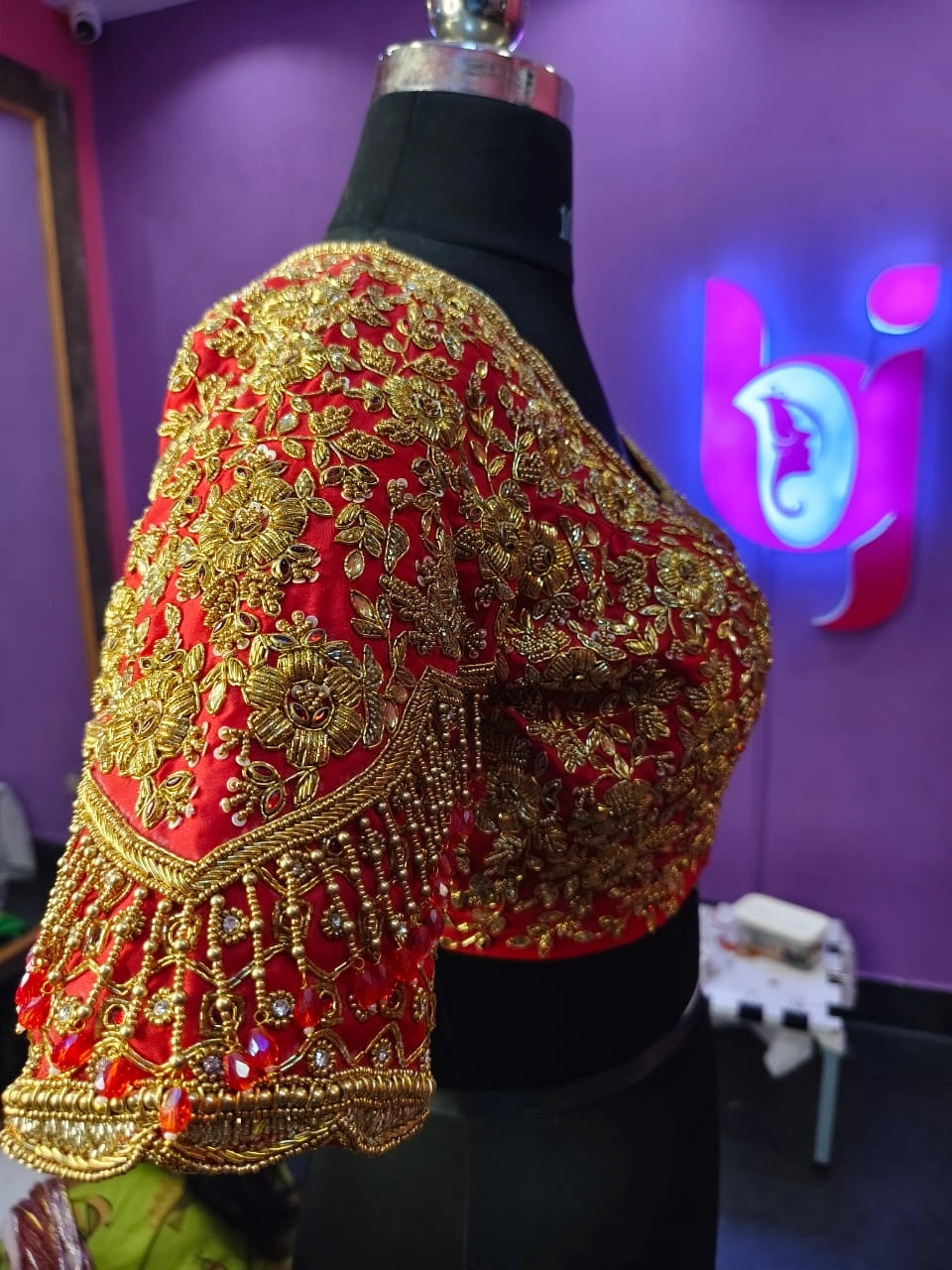 basic and advanced level Aari Embroidery classes in Pallavaram